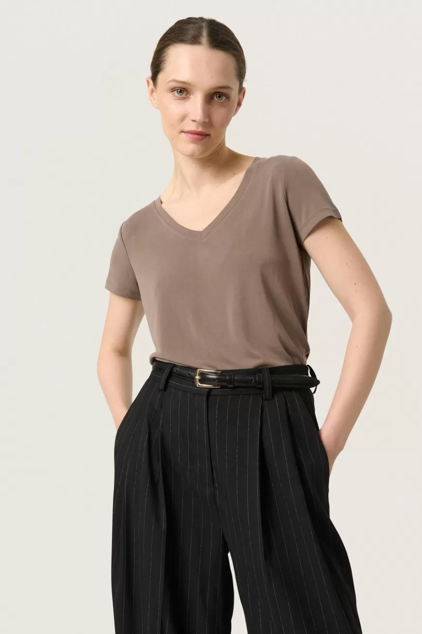 Soaked in Luxury SLColumbine T-shirt- T-shirts & Toppe | T-shirts & Toppe